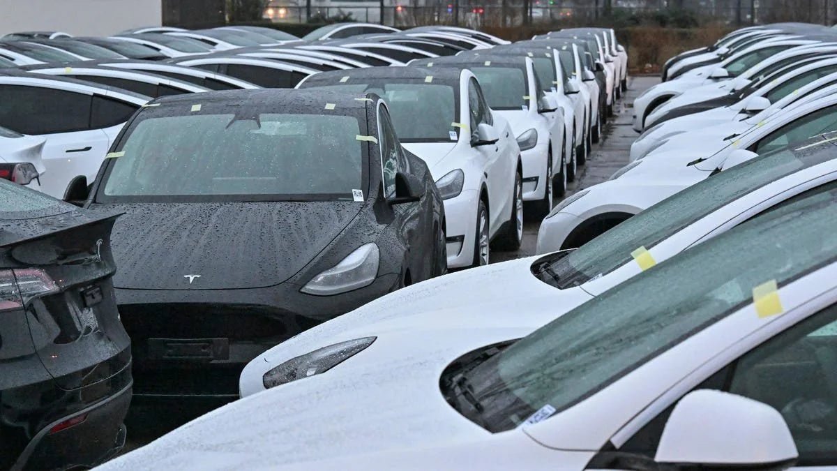 Tesla baut massiv Stellen ab: 14 Prozent der Belegschaft entlassen - Shop4Tesla