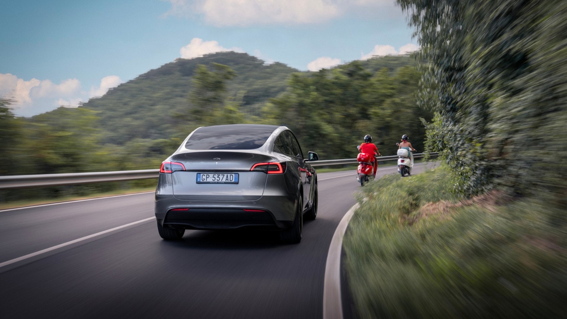 Tesla gibt die Auslieferung des einmillionsten Tesla in Europa bekannt! - Shop4Tesla