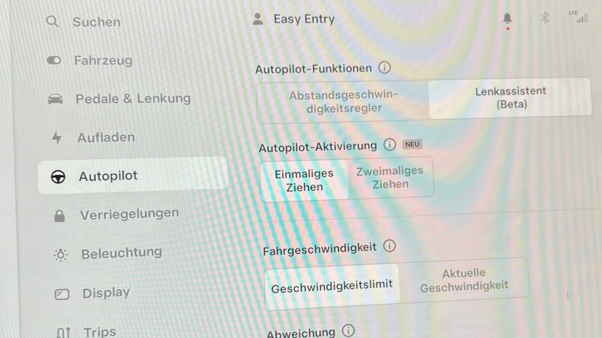 Vereinfachte Bedienung des Autopiloten von Tesla mit dem Update 2023.44 - Shop4Tesla